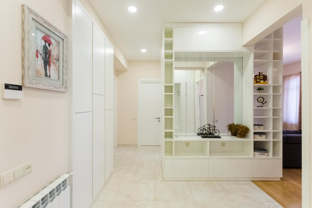 Downtown Two-Bedroom Apartment Ll Tbilisi Exterior photo